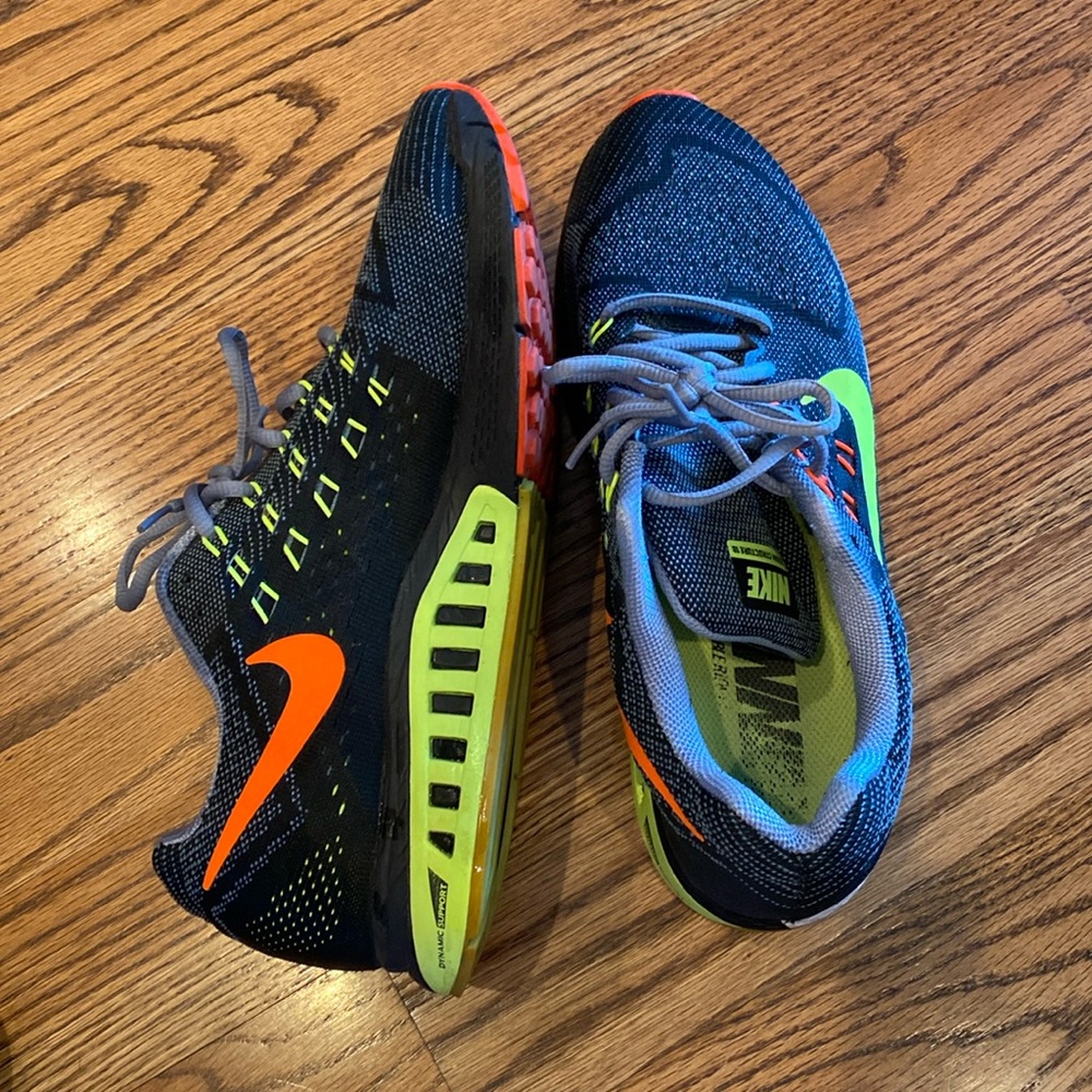 Nike Zoom Structure Sneakers
